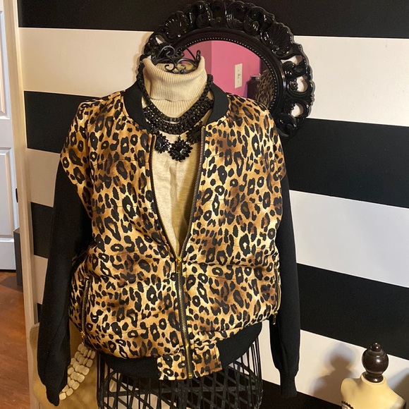 Women’s Jacket - Picture 1 of 5